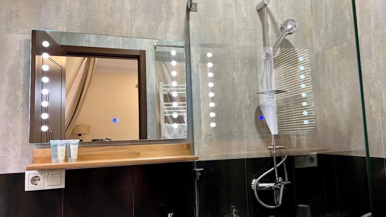 第比利斯彭特酒店 外观 照片